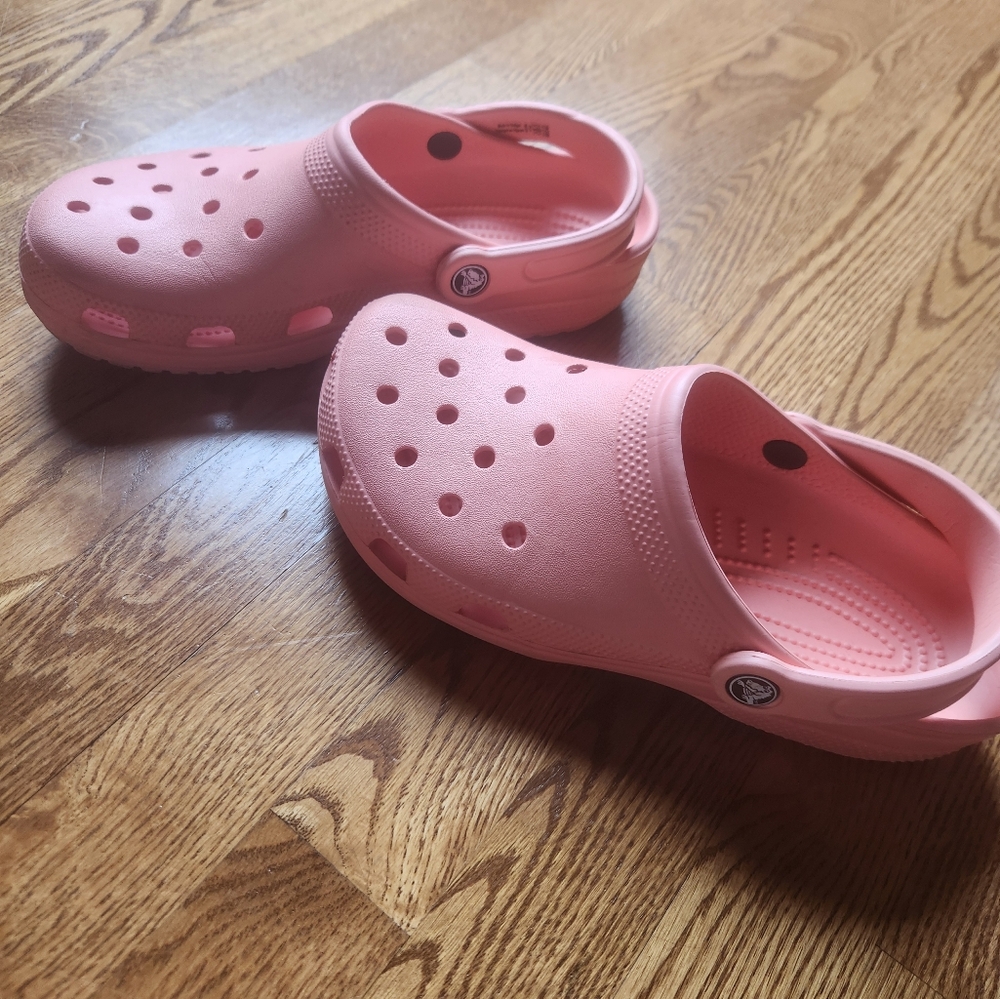 Crocs- Women's Size 9
